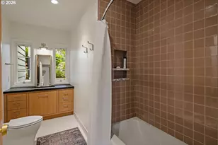 875 W 36th Ave, Eugene, OR 97405 - Photo 32