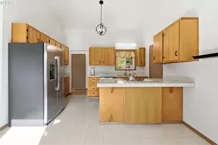 2423 Benson Ln, Eugene, OR 97408 - Photo 20