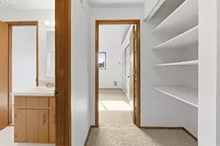 2423 Benson Ln, Eugene, OR 97408 - Photo 12