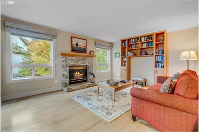 8056 SE 141st Ave, Portland, OR 97236 - Photo 2
