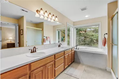 8056 SE 141st Ave, Portland, OR 97236 - Photo 22