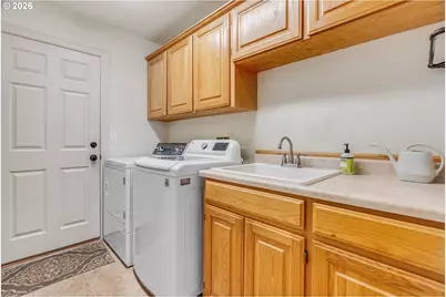 8056 SE 141st Ave, Portland, OR 97236 - Photo 34