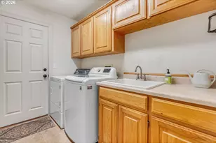 8056 SE 141st Ave, Portland, OR 97236 - Photo 34