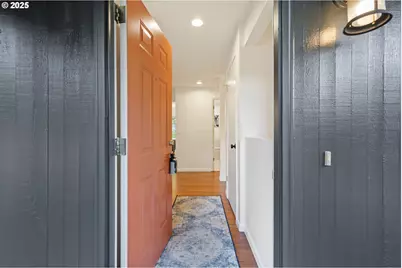 7130 SW Shady Ln, Portland, OR 97223 - Photo 4