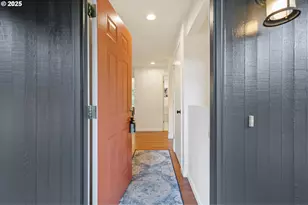 7130 SW Shady Ln, Portland, OR 97223 - Photo 4