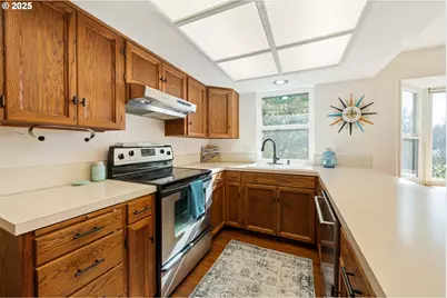 7130 SW Shady Ln, Portland, OR 97223 - Photo 10