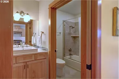 123 S Hemlock St #204, Cannon Beach, OR 97110 - Photo 32