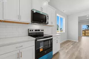 619 S 5th St, Carlton, OR 97111 - Photo 16