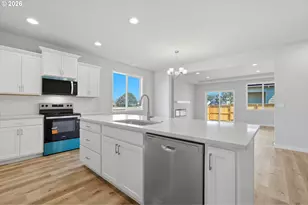 619 S 5th St, Carlton, OR 97111 - Photo 8