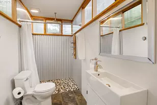 775 W 11th Ave, Eugene, OR 97402 - Photo 36