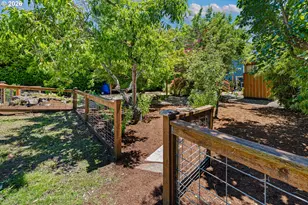 775 W 11th Ave, Eugene, OR 97402 - Photo 44