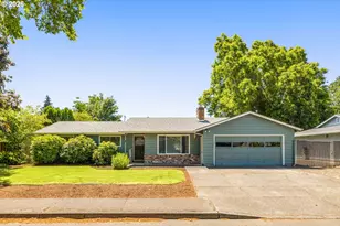 828 NW Forest St, Hillsboro, OR 97124 - Photo 1
