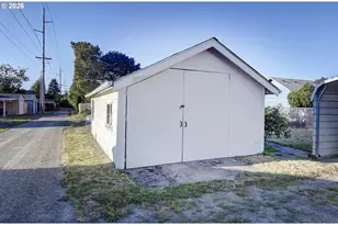 105 Redpath, Kelso, WA 98626 - Photo 2