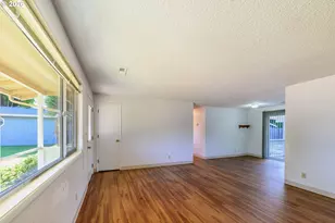 165 E Rosewood Ave, Eugene, OR 97404 - Photo 8
