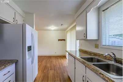 165 E Rosewood Ave, Eugene, OR 97404 - Photo 12
