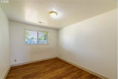 165 E Rosewood Ave, Eugene, OR 97404 - Photo 18