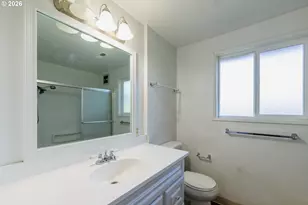 165 E Rosewood Ave, Eugene, OR 97404 - Photo 24