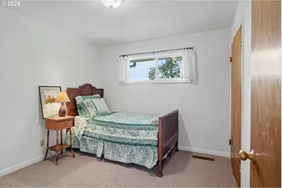 315 Edgewood Dr, Silverton, OR 97381 - Photo 8