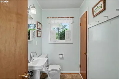 315 Edgewood Dr, Silverton, OR 97381 - Photo 14