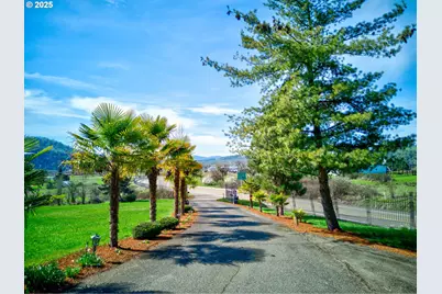 141 Umpqua College Rd, Roseburg, OR 97470 - Photo 36