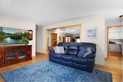 1359 Quail Ln, Roseburg, OR 97471 - Photo 8