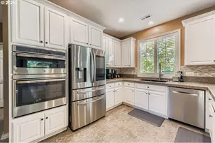 19874 Bennington Ct, West Linn, OR 97068 - Photo 14