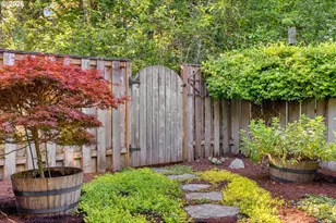 15198 SW Tanner Ln, Beaverton, OR 97006 - Photo 34
