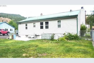 610 Bluff Rd, Klickitat, WA 98628 - Photo 12