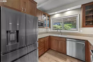 5211 SW 19th Dr, Portland, OR 97239 - Photo 10