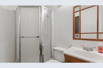 816 NE 193rd Ave, Portland, OR 97230 - Photo 16