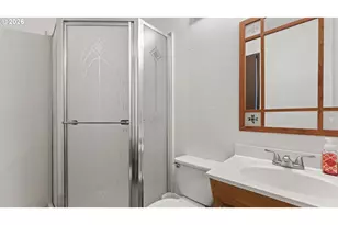 816 NE 193rd Ave, Portland, OR 97230 - Photo 16