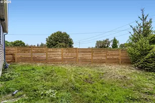 4205 NE Highland Ct, Portland, OR 97218 - Photo 24