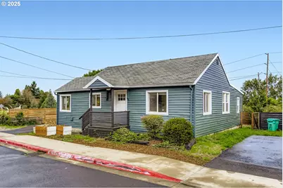 4205 NE Highland Ct, Portland, OR 97218 - Photo 2