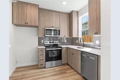 7473 N New York Ave #2, Portland, OR 97203 - Photo 4