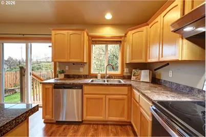 682 NW 9th St, Warrenton, OR 97146 - Photo 10