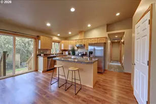 682 NW 9th St, Warrenton, OR 97146 - Photo 6