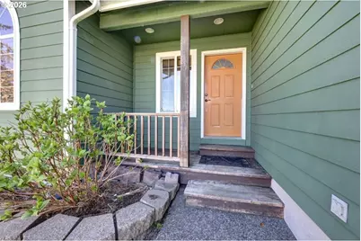 682 NW 9th St, Warrenton, OR 97146 - Photo 2
