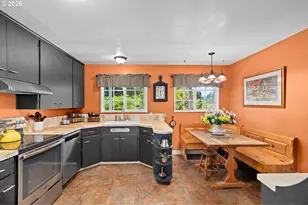 12115 SW Faircrest St, Portland, OR 97225 - Photo 8