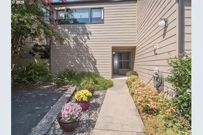 12605 NE Shaver St, Portland, OR 97230 - Photo 2