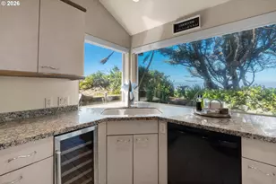 1360 Pacific St, Cannon Beach, OR 97110 - Photo 28