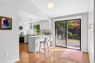 8524 SW 10th Ave, Portland, OR 97219 - Photo 14