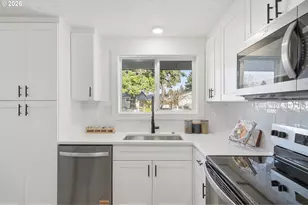 3870 SE Walnut St, Hillsboro, OR 97123 - Photo 6