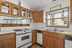 18989 NE Marine Dr, Portland, OR 97230 - Photo 14
