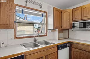 18989 NE Marine Dr, Portland, OR 97230 - Photo 16