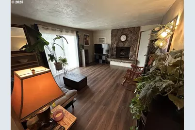 1205 Mill St, Springfield, OR 97477 - Photo 8