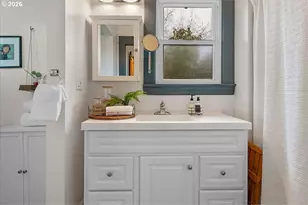 8547 N Oswego Ave, Portland, OR 97203 - Photo 24