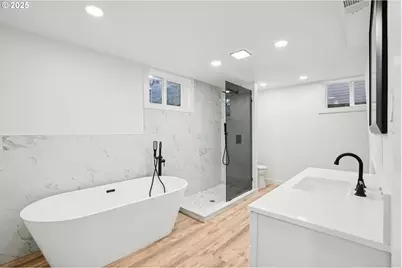 5818 NE 35th Pl, Portland, OR 97211 - Photo 18