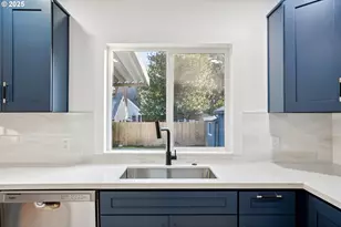 5818 NE 35th Pl, Portland, OR 97211 - Photo 8