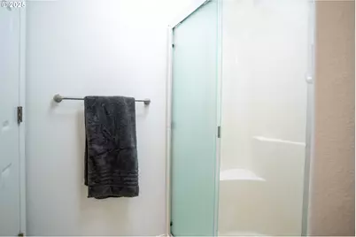 9809 N Exeter Ave, Portland, OR 97203 - Photo 18