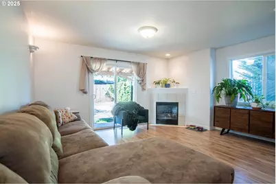 9809 N Exeter Ave, Portland, OR 97203 - Photo 14